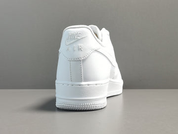 Nike Air Force 1 LE
