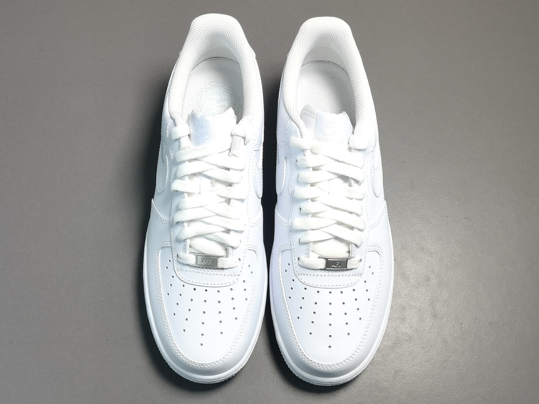 Nike Air Force 1 LE